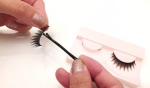 If you're in a pinch and don't have eyelash glue on hand, you can try using bobby pins to secure your false lashes. Apply the lashes as you normally would, then use the bobby pins to hold them in place. If you want to add a bit of glam to your look, try accessorizing with some kitsch rhinestone bobby pins. They'll add a touch of sparkle and help keep your lashes securely in place. Alternatively, you can also try using Olay beauty products to hold your lashes. Their range of makeup removers and cleansers are gentle on the skin and can help keep your lashes looking natural and beautiful all day long. 