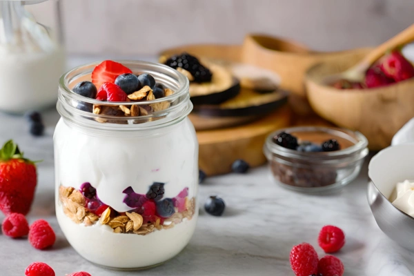 Mason Jar Greek Yogurt Parfait