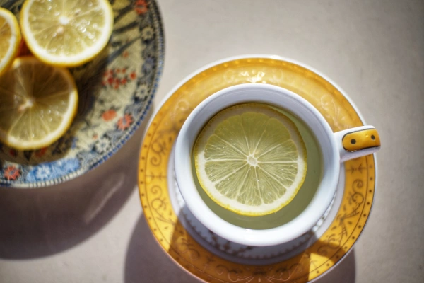 How to Make Lemon Water at Home, Plus 6 Health Benefits