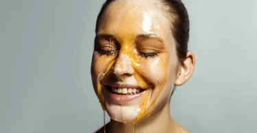 Why Raw Honey Works Wonders for Skin
