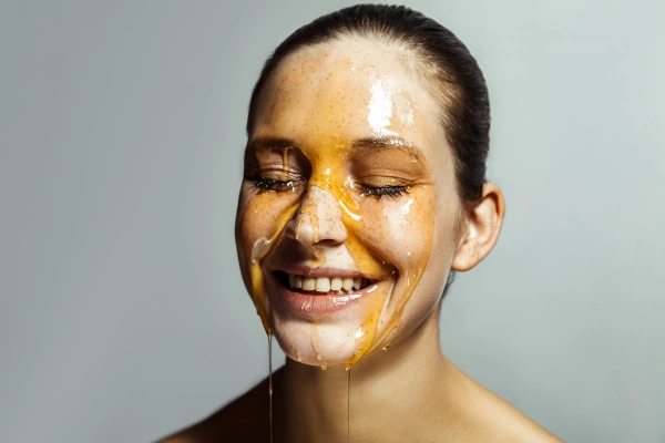 Why Raw Honey Works Wonders for Skin