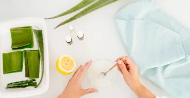 How to Use Aloe Vera to Tighten Skin Naturally